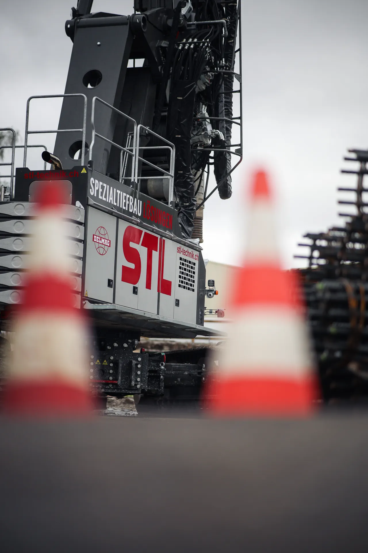 STL-Bohrgerät der Spezialtiefbaulösungen auf der Baustelle